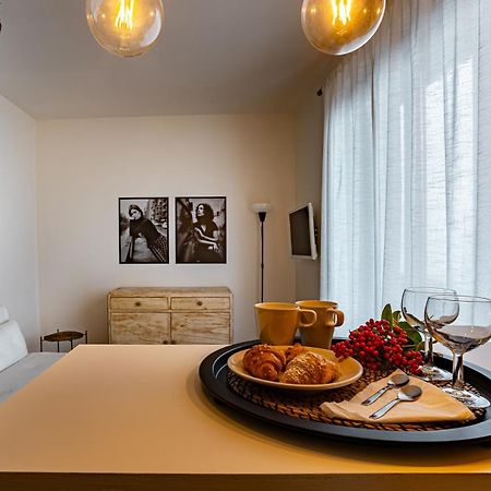 Casa Paris Apartment Sale Marasino Bagian luar foto