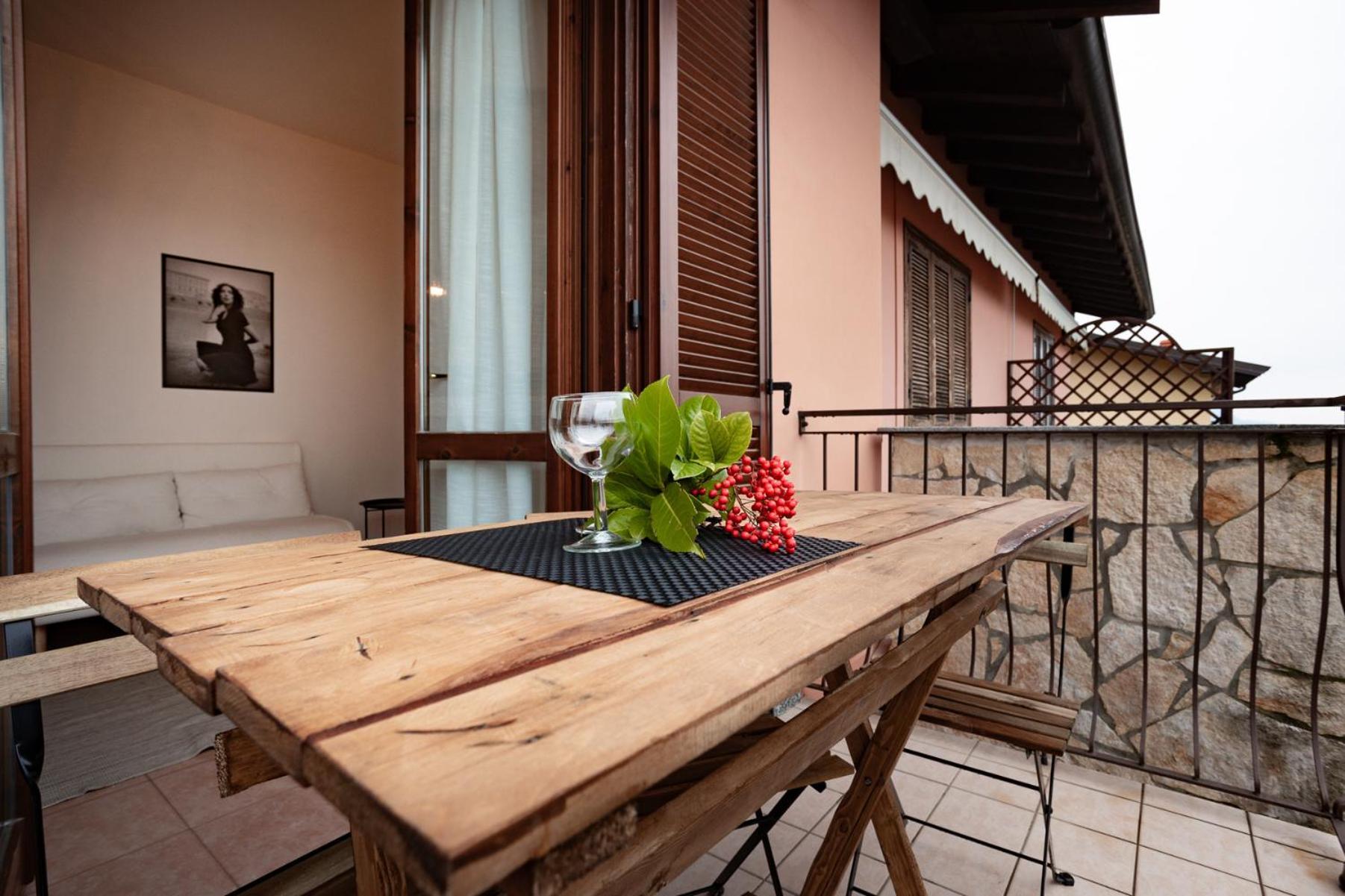 Casa Paris Apartment Sale Marasino Bagian luar foto
